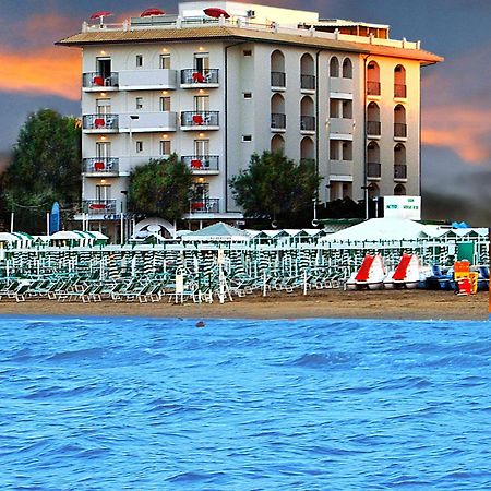 Hotel Ca' Bianca ริชชิโอเน ภายนอก รูปภาพ
