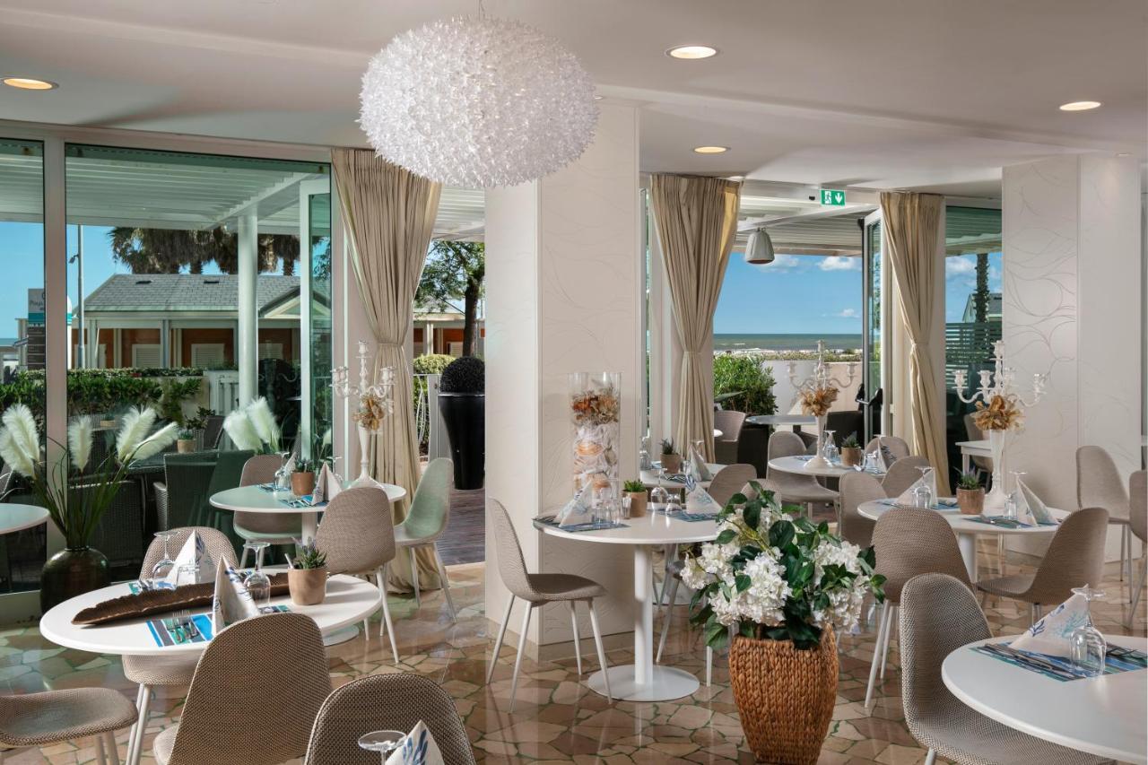Hotel Ca' Bianca ริชชิโอเน ภายนอก รูปภาพ
