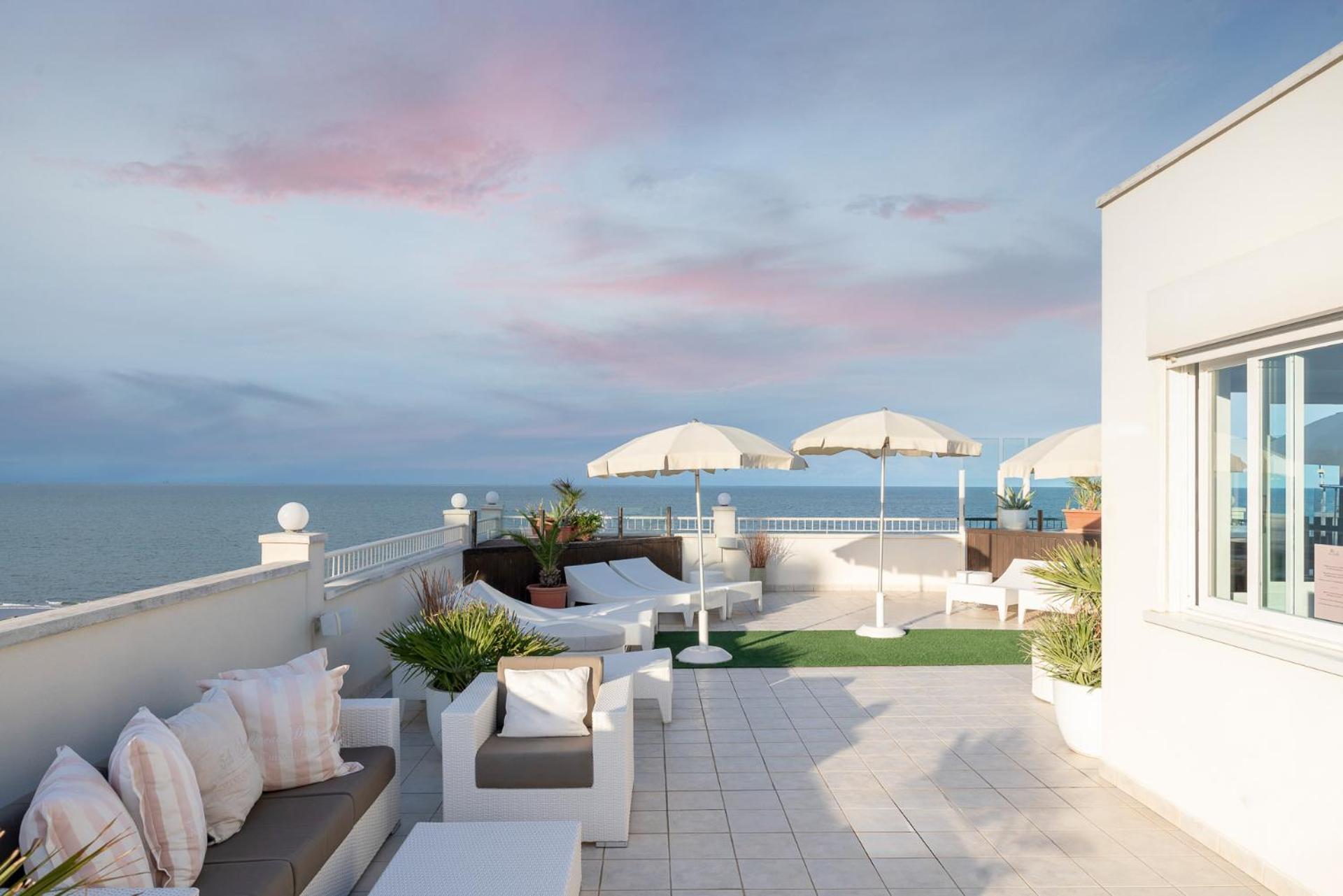 Hotel Ca' Bianca ริชชิโอเน ภายนอก รูปภาพ