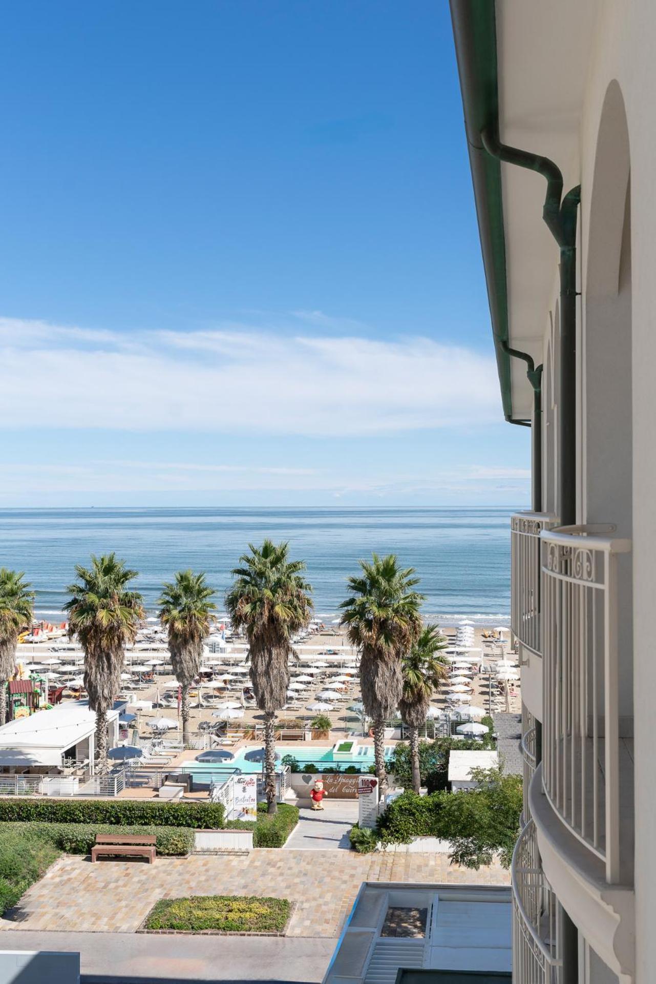 Hotel Ca' Bianca ริชชิโอเน ภายนอก รูปภาพ